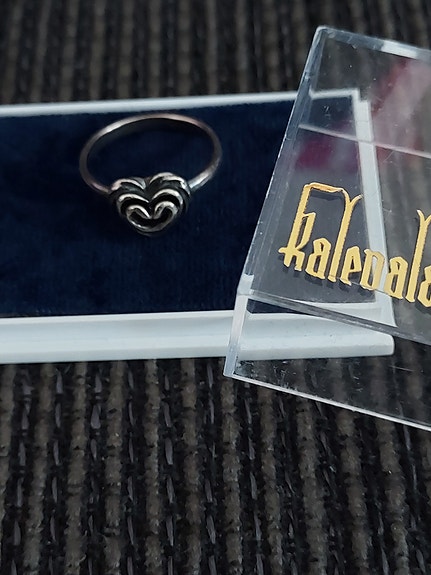 Kalevala koru Talon sydän hopeinen sormus 17