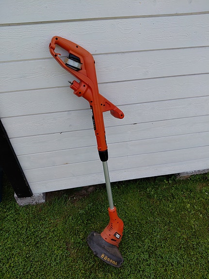 Black & Decker ruohotrimmeri