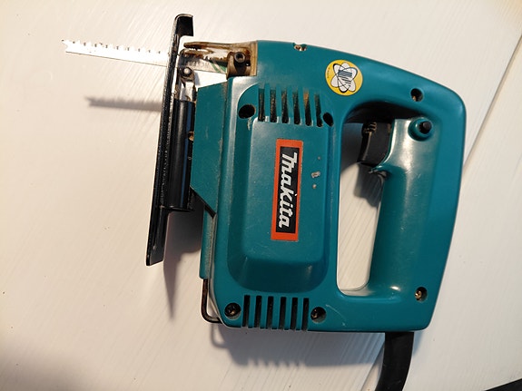 Makita pistosaha sähkökäyttöinen
