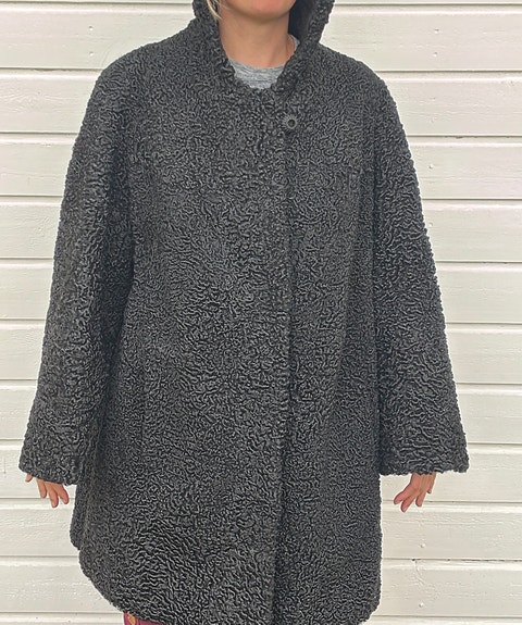Vintage lammasturkki / karakul-tyyppinen turkki, hupulla, koko L/XL