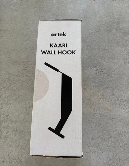 Artek Kaari naulakko musta
