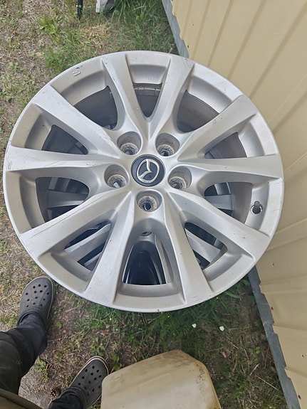 Mazda aluvanteet