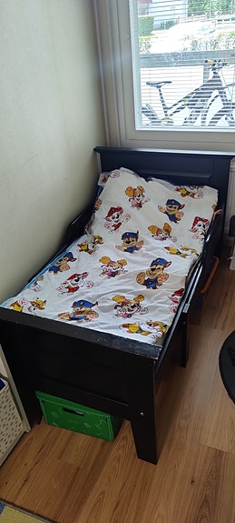 Jatkettava lastensänky