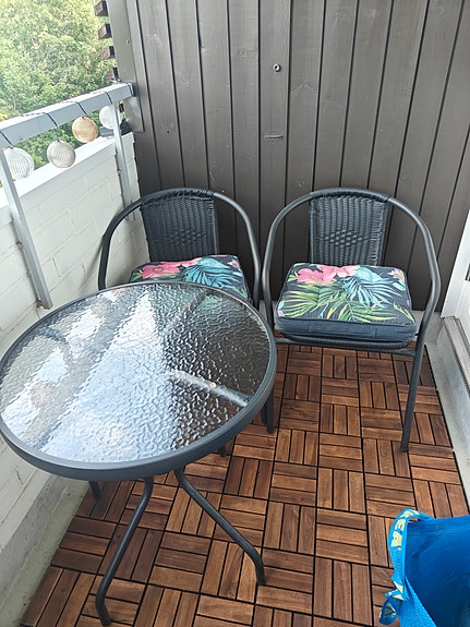 Parvekesetti pyöreä lasipöytä ja 2 tuolia