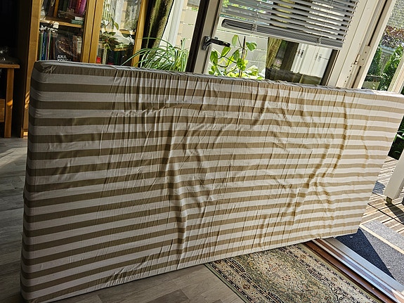 Hyväkuntoinen patja 90×200cm