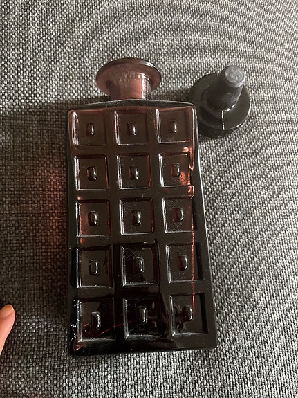 Lasi pullo/ karahvi tummanruskea korkilla