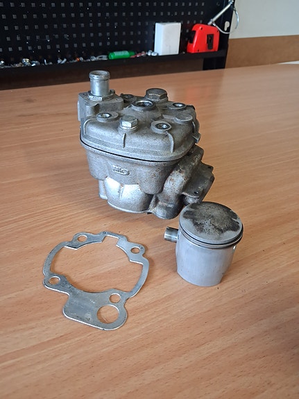 Metrakit sylinterisarja 70cc, Minarelli AM6
