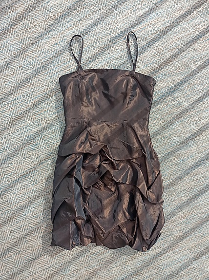 Vero Moda juhlamekko koko 36 ruskea