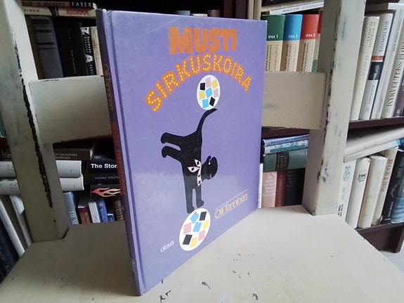 Oili Tanninen: Musti sirkuskoira