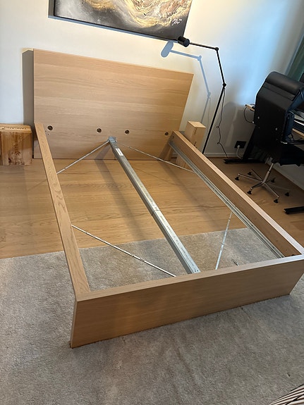 IKEA Malm sängynrunko tammiviilu 140x200
