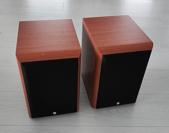 Myydään Audio Pro Stage 4 kaiuttimet (2 kpl)