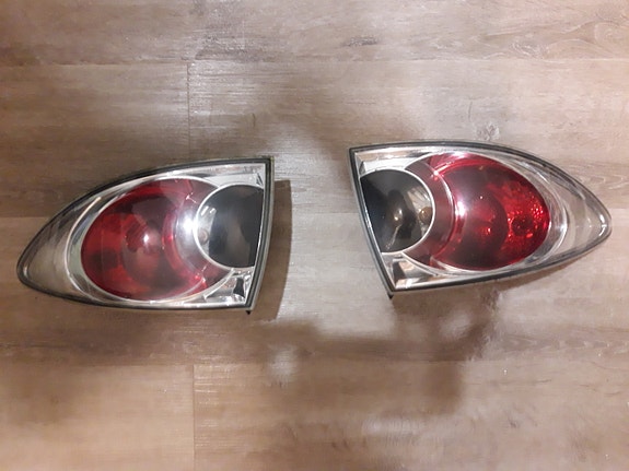 Mazda 6 farmarin 2004 takavalo vasen/oikea