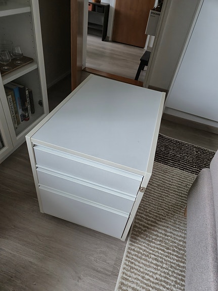 Martela lukittava laatikosto pyörillä