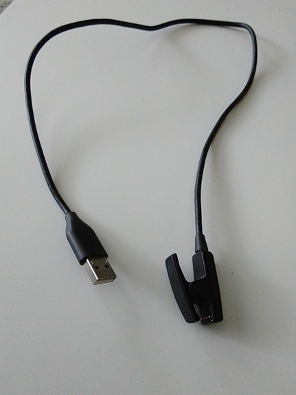 garmin vivomove HR latausjohto usb liitännällä