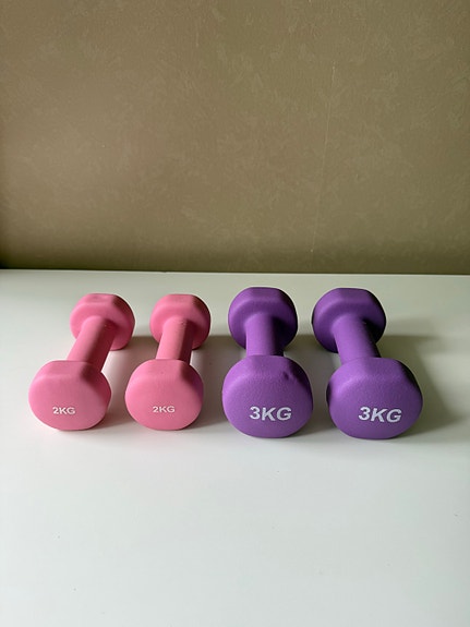 Käsipainot 2 kg ja 3 kg pinkki ja violetti