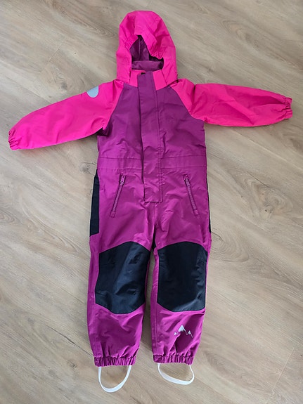 Myydään välikausihaalari koko 98cm