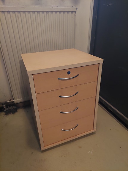 IKEA-lipasto, vaalea puu, 4 laatikkoa, noin 100x100 cm