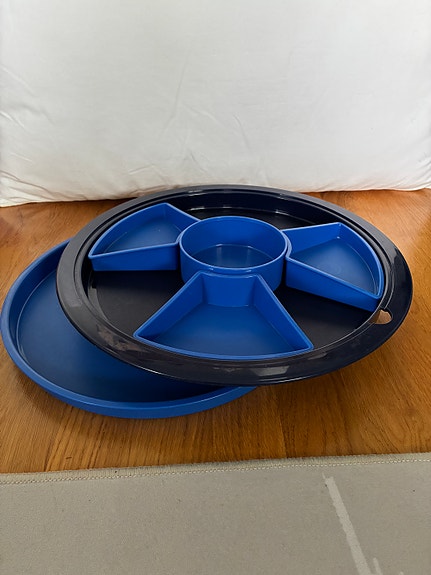 Tupperware tarjoiluastia