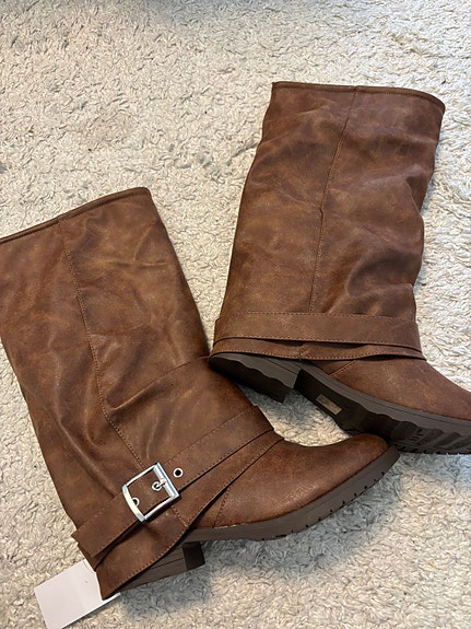Ruskeat Bootsit