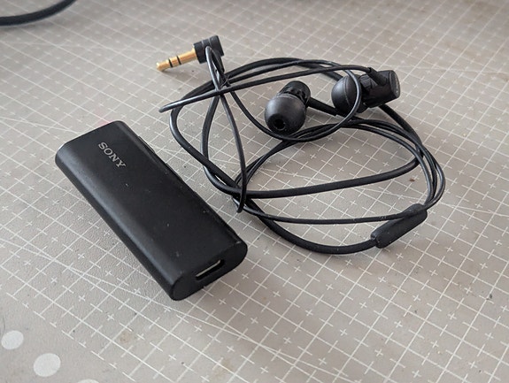 Sony SBH-56 Bluetooth Speaker / Headset + Mic ja kuulokkeet