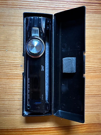 Toimiva JVC KD-R421 -autostereo (CD / USB / AUX)