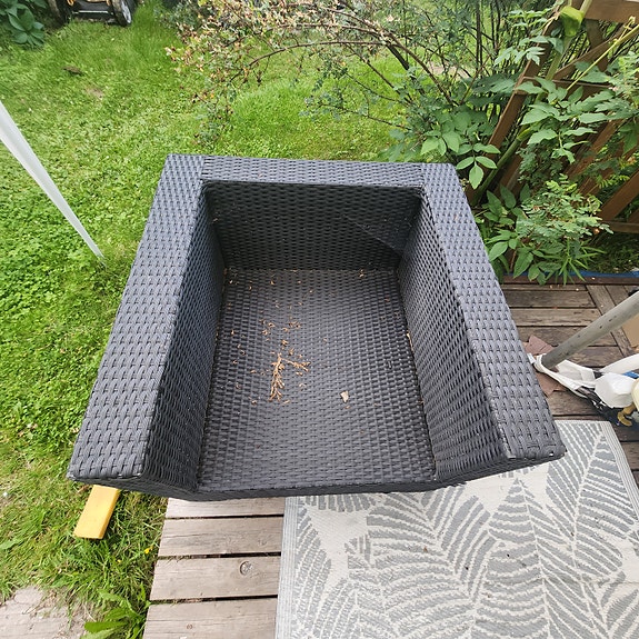 polyrottinki sohva/nojatuoli ja pöytä