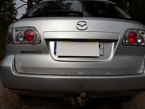 Mazda 6 farmarin 2004 takaluukku ja takapuskuri
