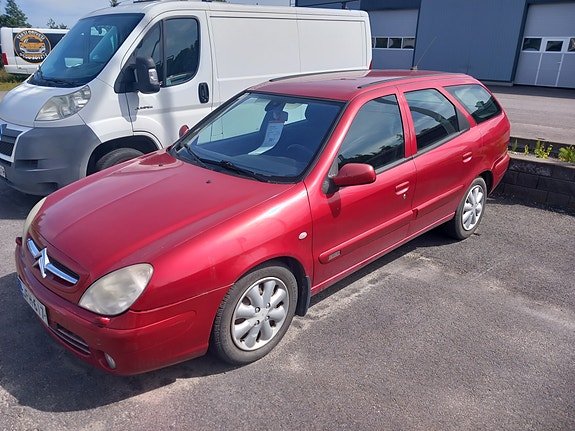 Citroen Xsara 2.0 Bensa Exclusive 2003 osina