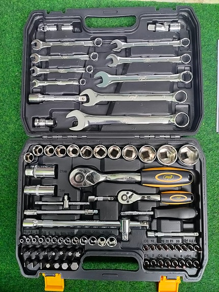 Käyttämätön, laadukas 1/2" & 1/4" hylsysarja