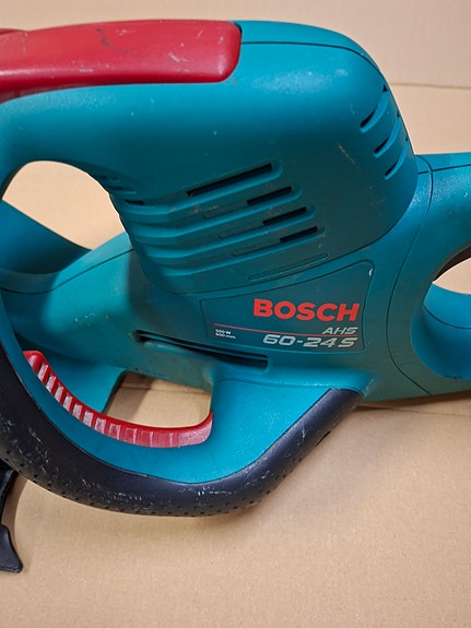 Bosch pensasleikkuri