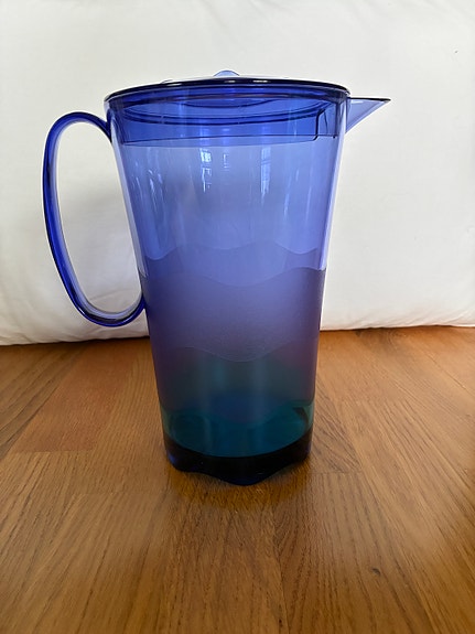 Tupperware kannu.
