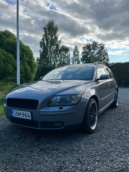 Volvo v50 merkitön etugrilli