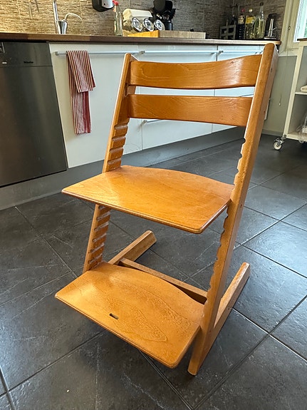 Stokke Tripp Trapp syöttötuoli puu