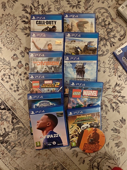PlayStation 4 pelipaketti PS4