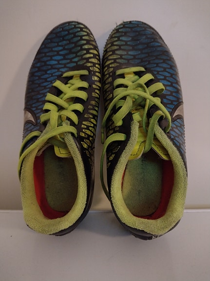 Nike jalkapallo kengät/nappikset