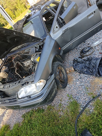 Ford scorpio osia