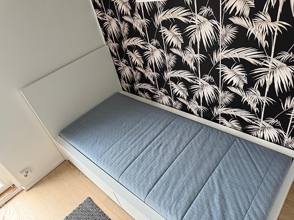 IKEA MALM sänky laatikoilla 90x200 cm