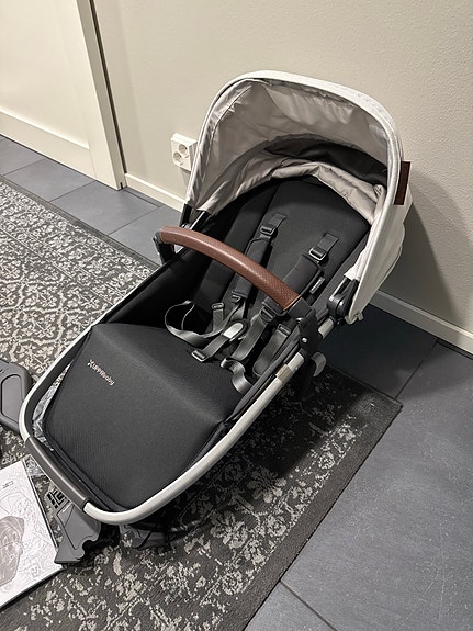 UPPAbaby sisaristuin Vista V2 vaunuihin
