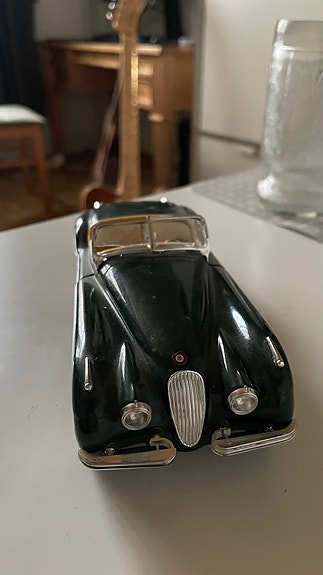 Jaguar XK120 avoauto pienoismalli tummanvihreä