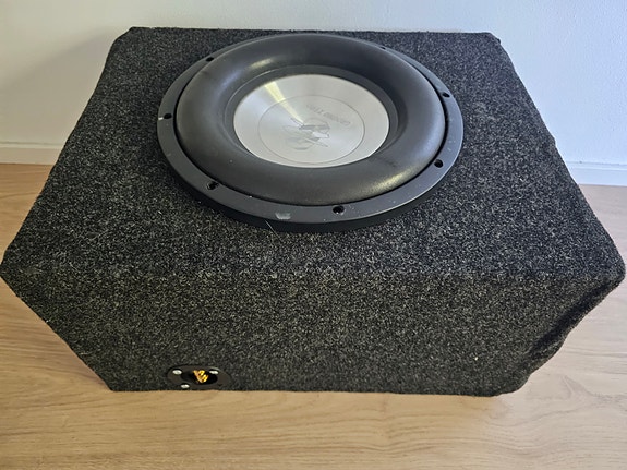 12" subbari kotelolla 2000w