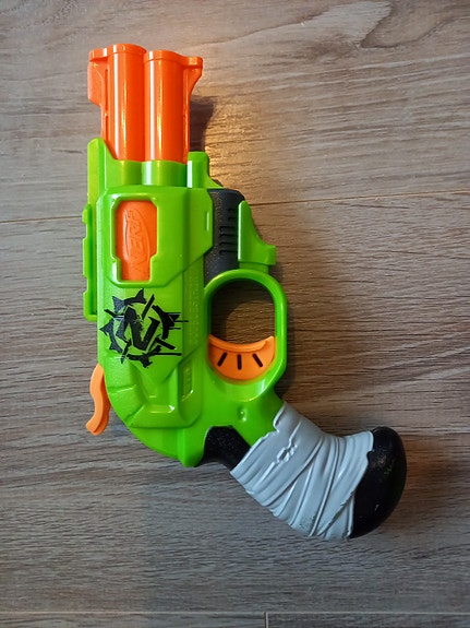 Nerf pistooli doublestrike