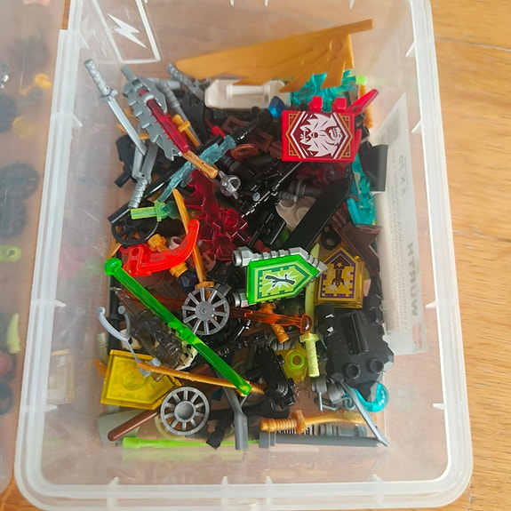 Iso kasa Lego ukkoja ym.