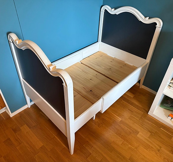 Jatkettava lastensänky 90-150 cm patjan kanssa