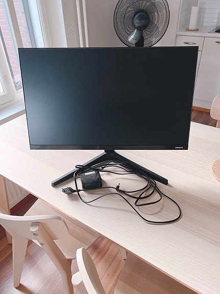 Samsung 24" näyttö