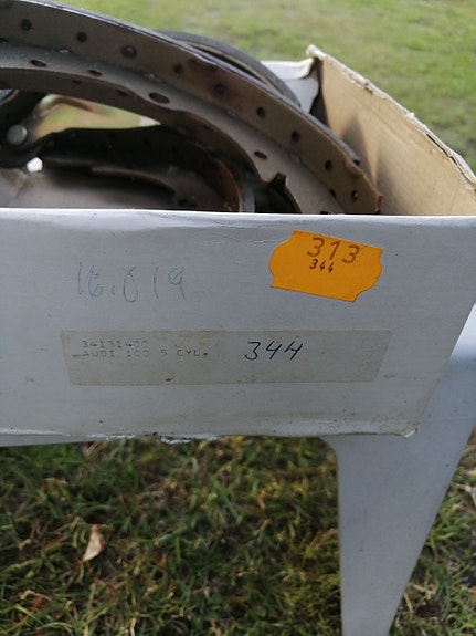 Audi 100 jarrukengät