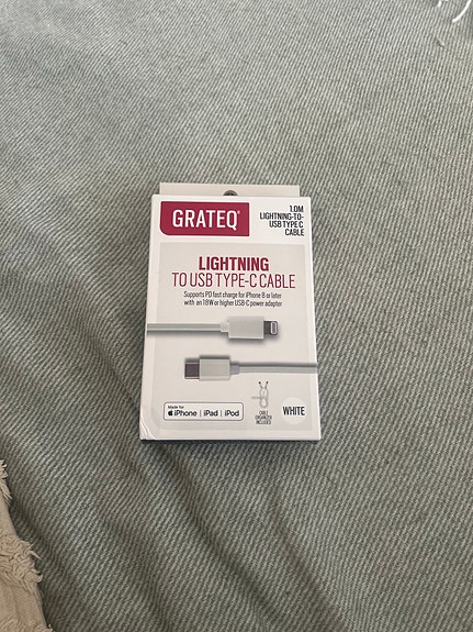 Apple Lightning–USB-C -kaapeli puhelimeen