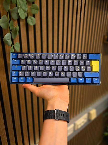 Ducky One 2 Mini – 60 % mekaaninen pelinäppäimistö (valkoiset kytkimet)