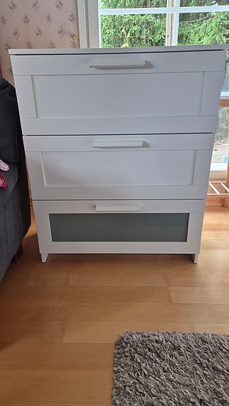 VARATTU: Ikea Brimnes lipasto