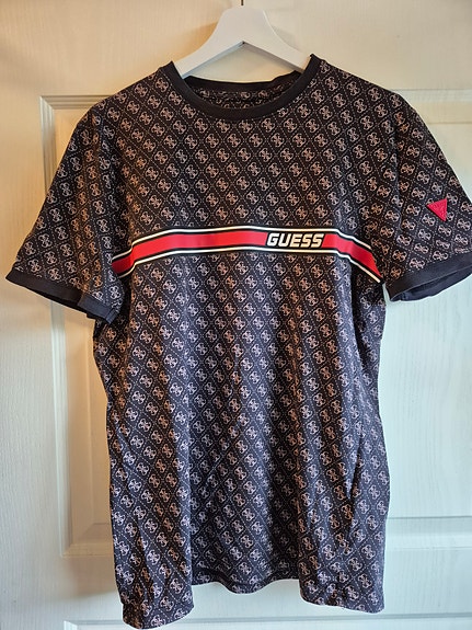 GUESS printti t-paita M