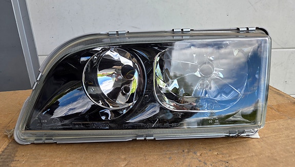 Volvo S40 ja V40 vasen ajovalo